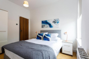 Cosy 3 Bds House w Free Parking, Middleton, Middleton
